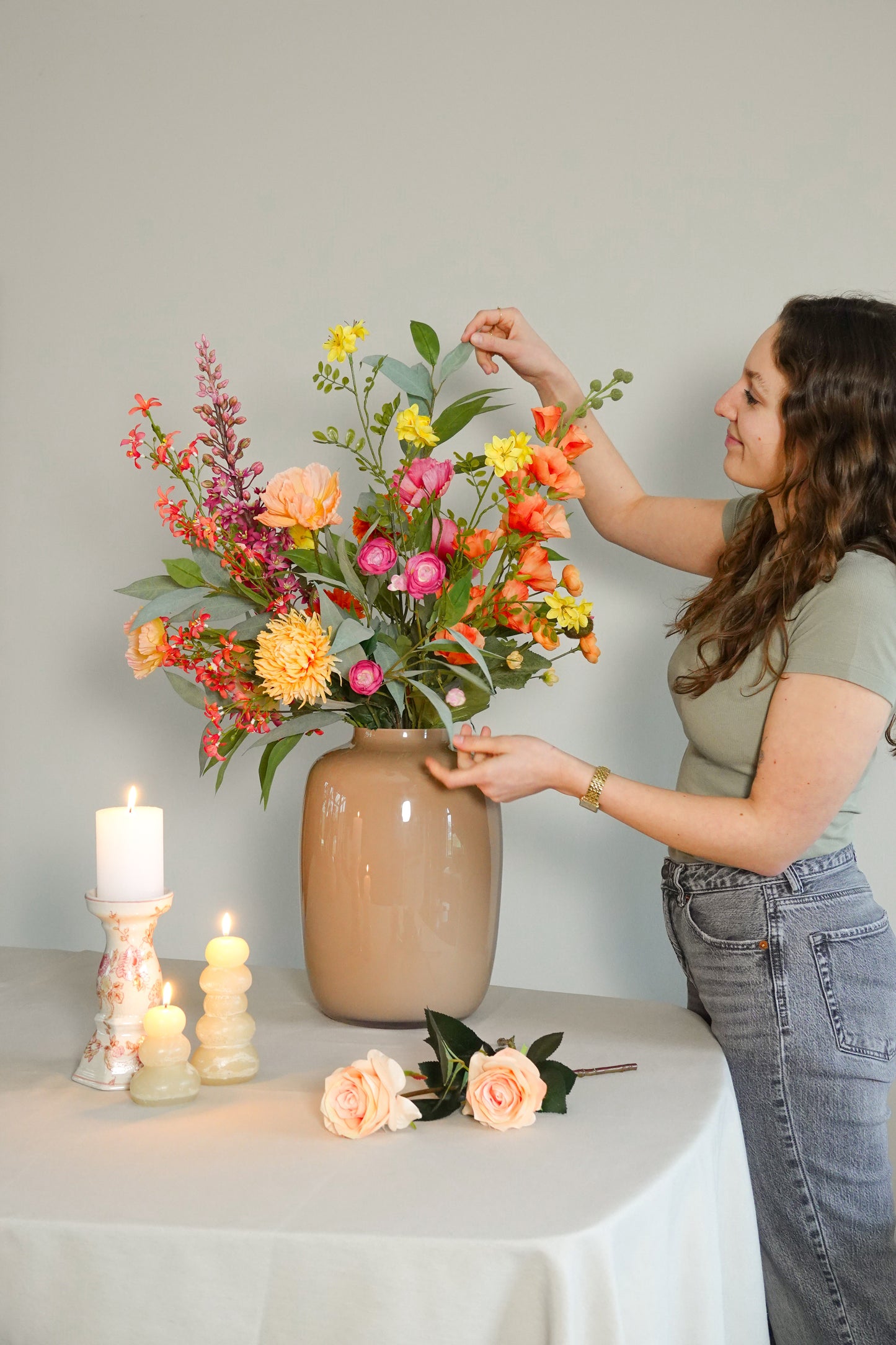 Boeket Olivia in vaas Lizzy als sfeerimpressie
