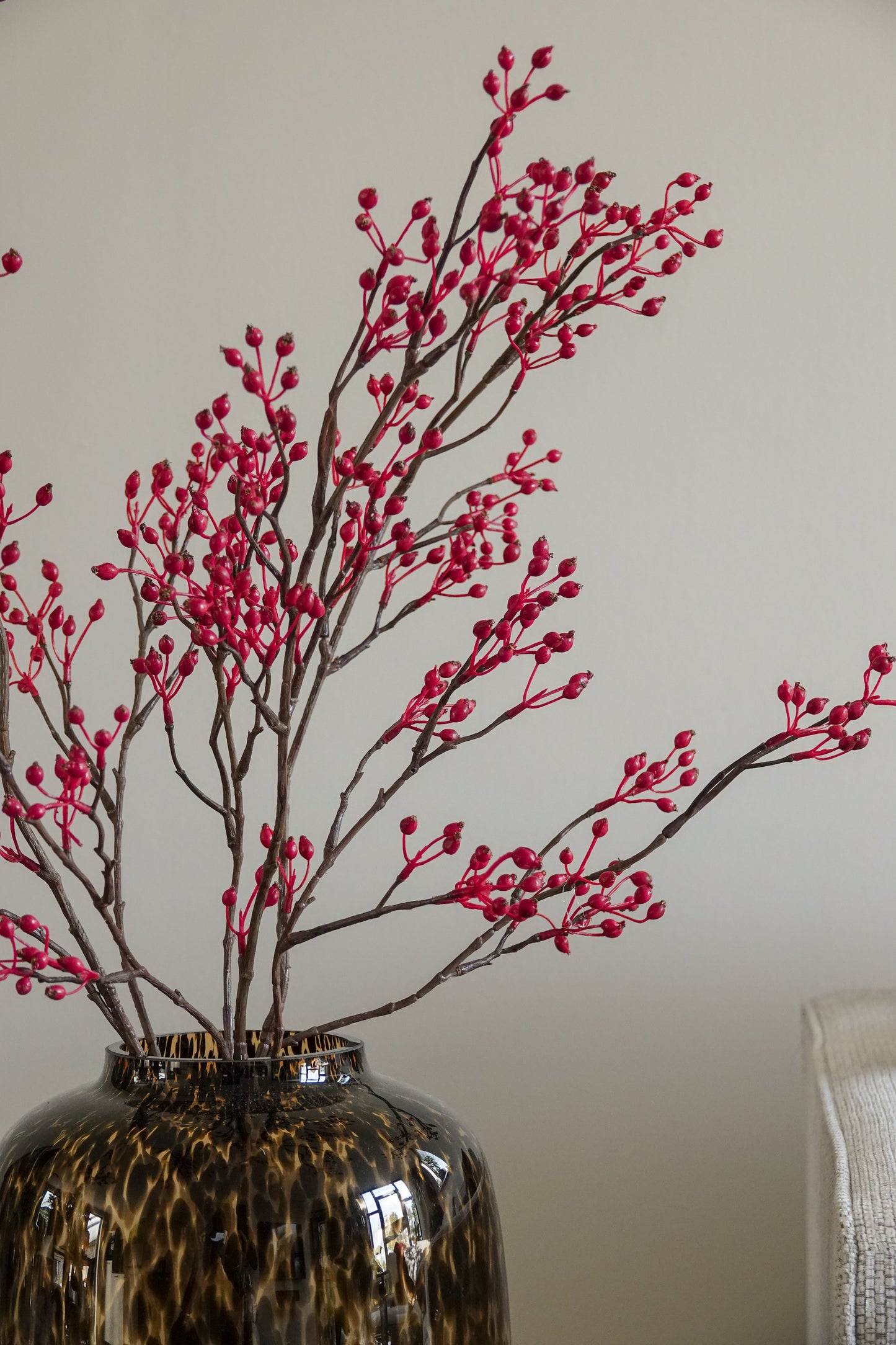 Zijden bessen tak Annabel in vaas Nikkie detailfoto